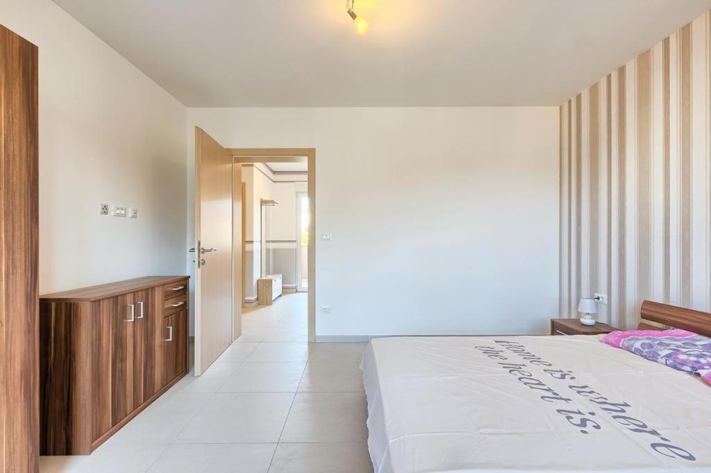 Lovely Fazana Apartments 400M From The Sea Eksteriør billede