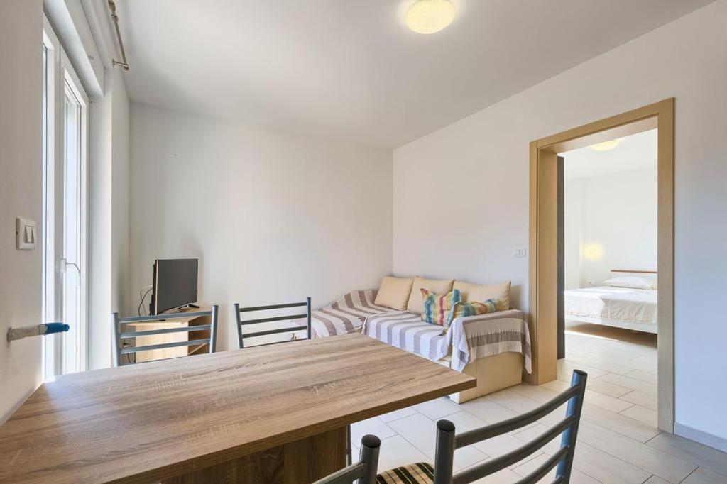 Lovely Fazana Apartments 400M From The Sea Eksteriør billede